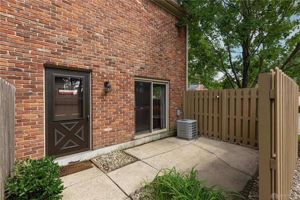61 Winchester H Property Photo 4