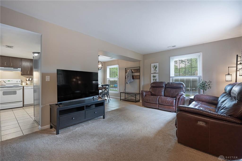 61 Winchester H Property Photo 5