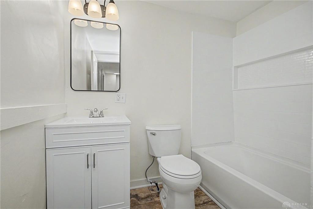 863 Sherman Property Photo 4