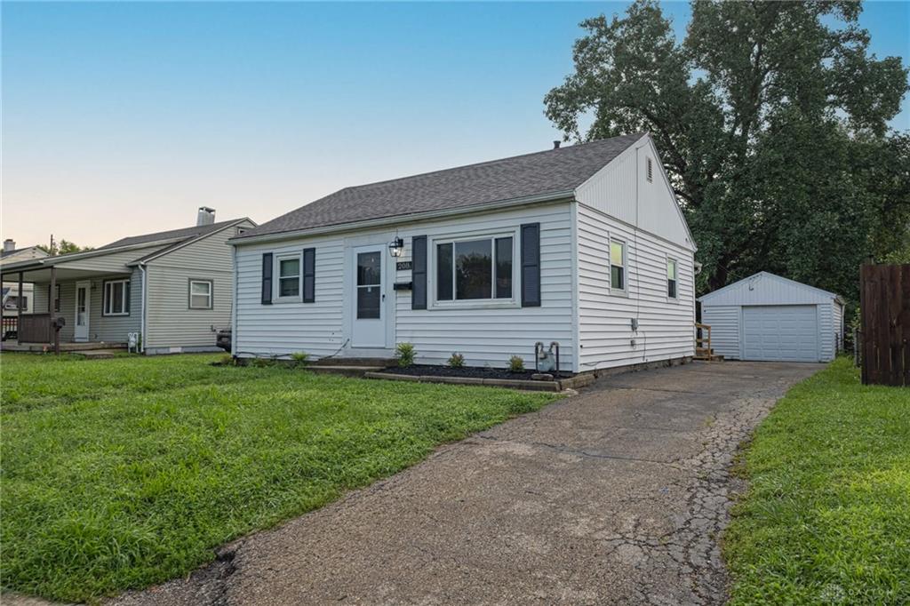 208 W Circle Property Photo 1