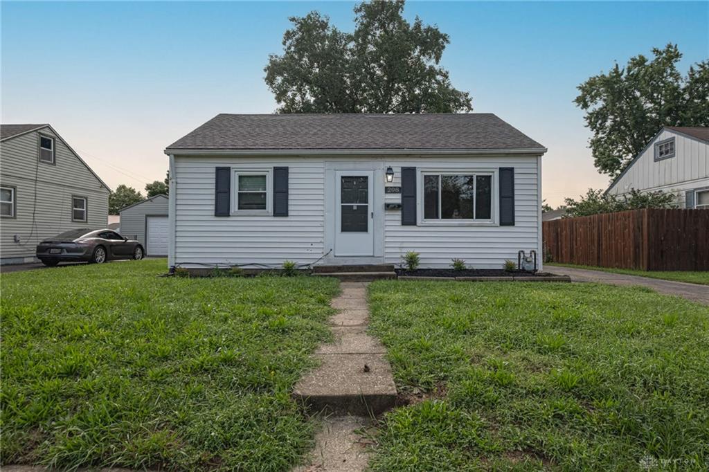 208 W Circle Property Photo 2