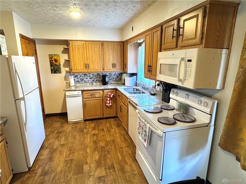 841 Shady Property Photo 6