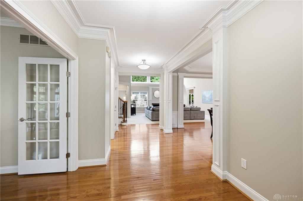 4727 Medallion Property Photo 6