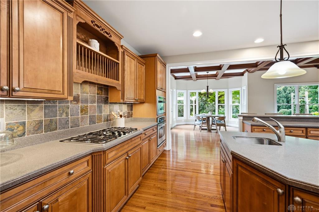 4727 Medallion Property Photo 32