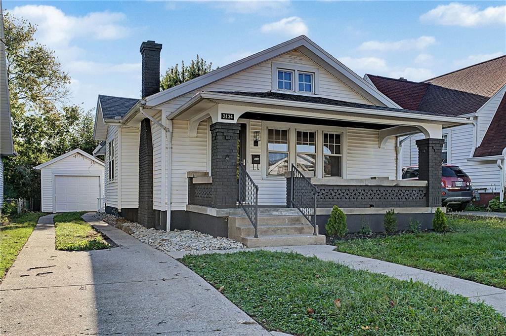 2134 Mapleview Property Photo 2
