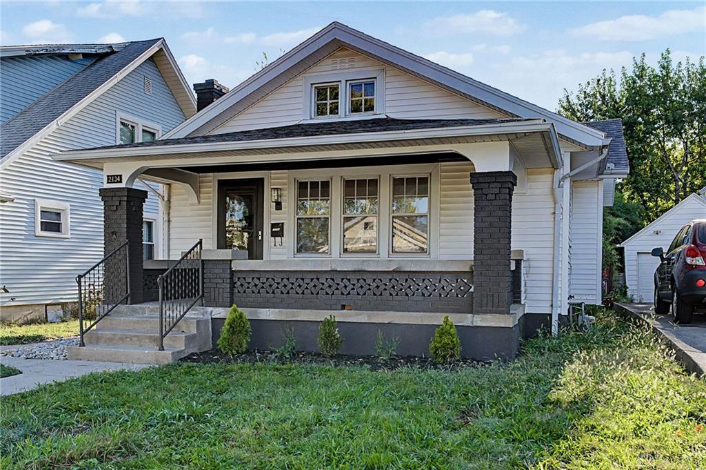 2134 Mapleview Property Photo 3