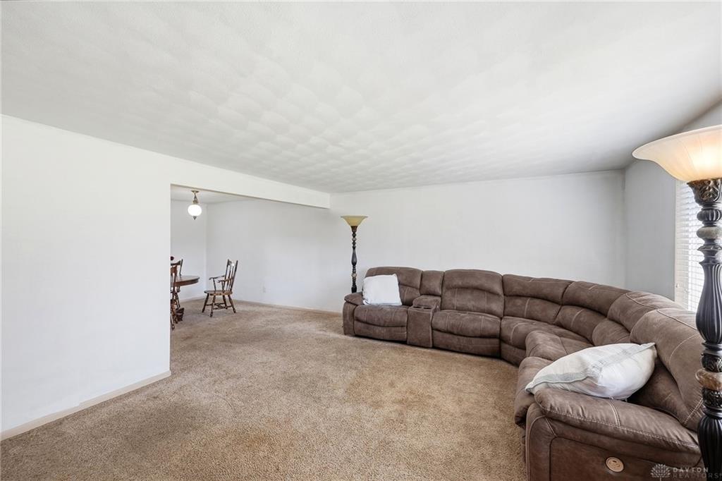 933 E David Property Photo 6