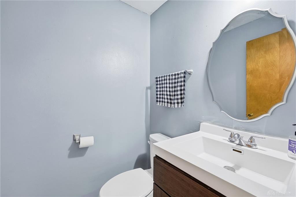 933 E David Property Photo 16