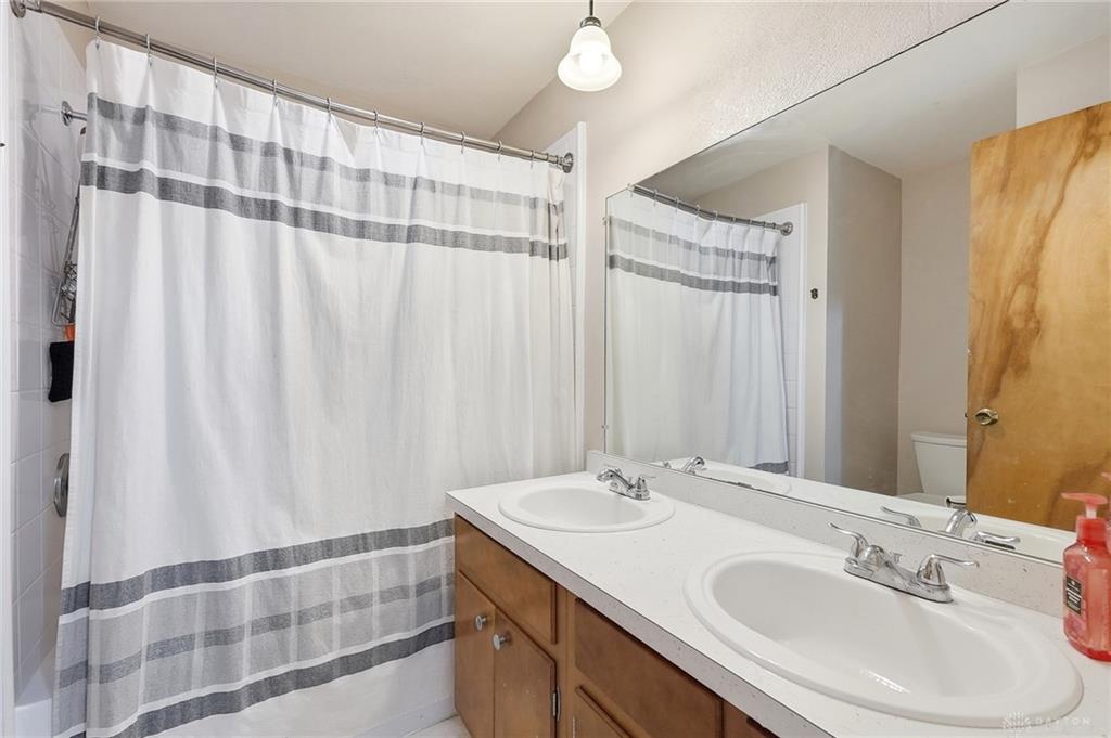 933 E David Property Photo 27