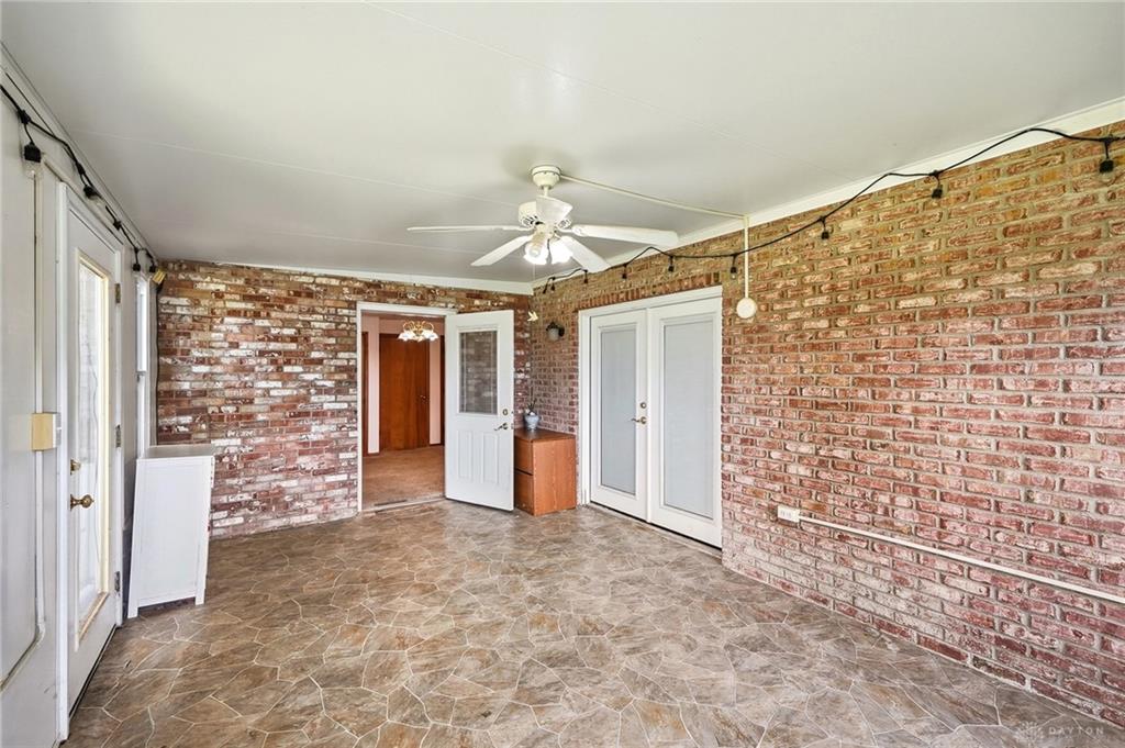 933 E David Property Photo 36
