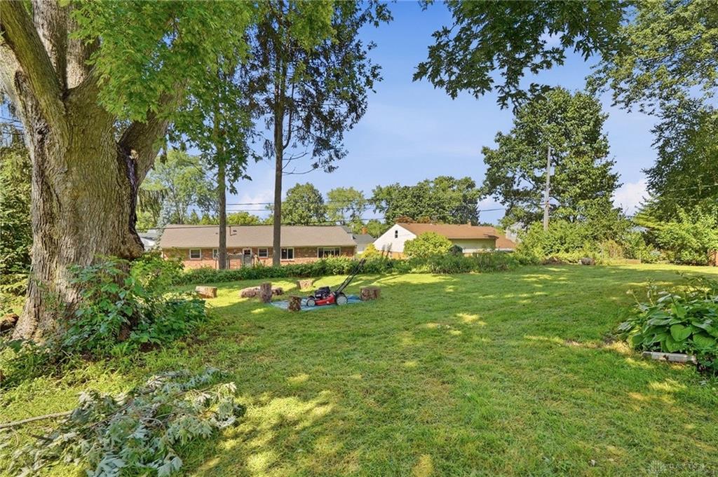 933 E David Property Photo 39