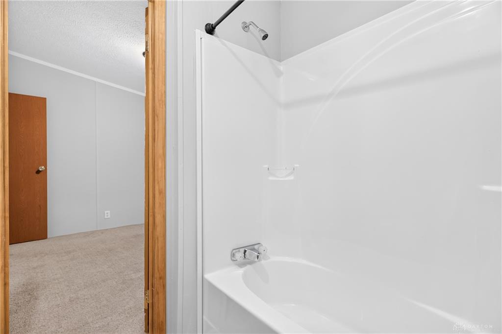 1198 Apple Blossom Property Photo 33