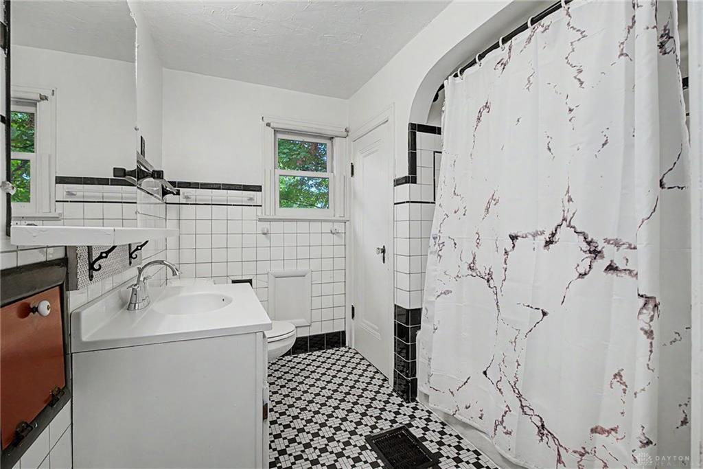 1820 Pembrook Property Photo 38