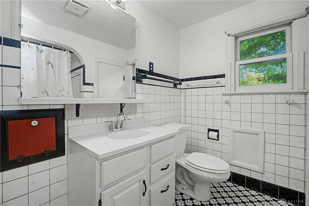 1820 Pembrook Property Photo 39