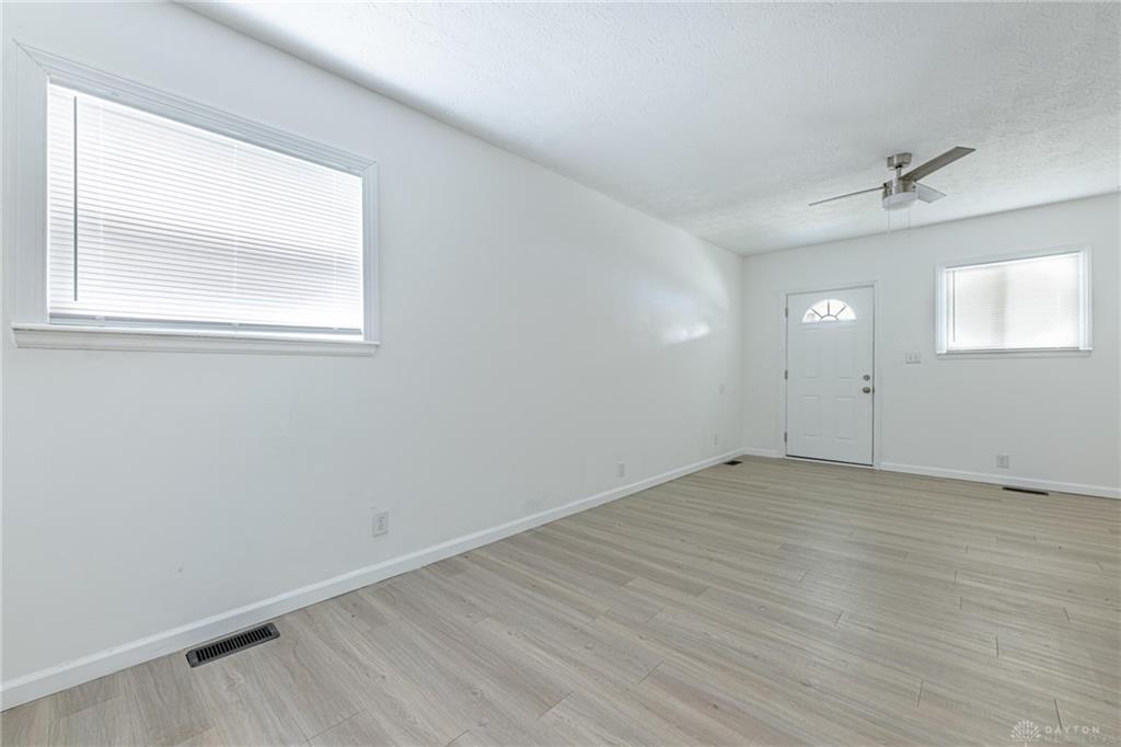 321 Deeds Ave Property Photo 2