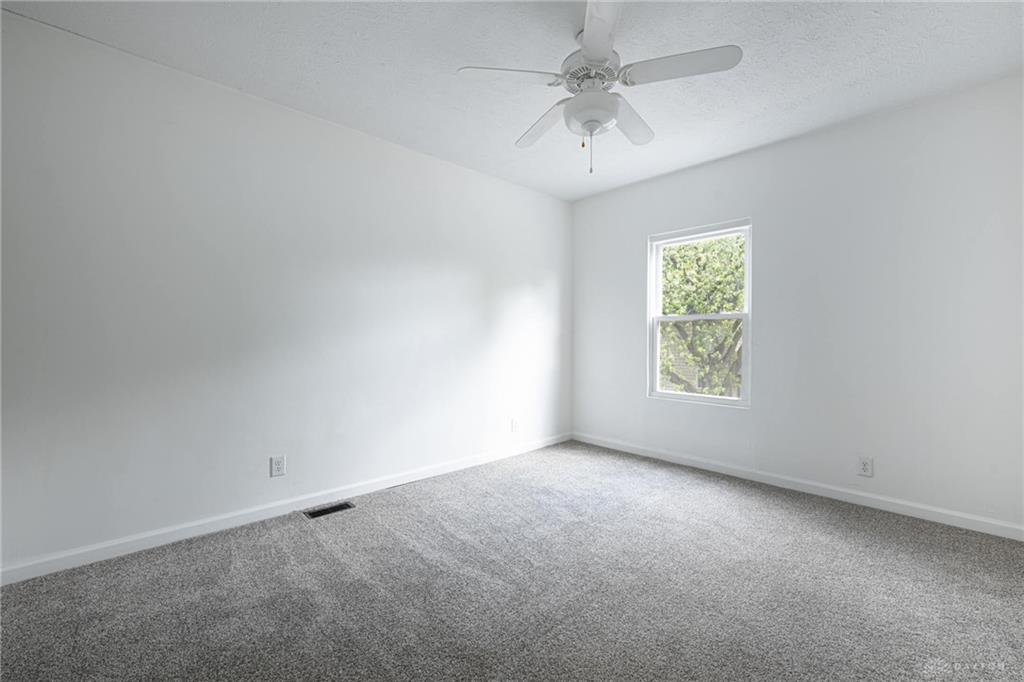 321 Deeds Ave Property Photo 9