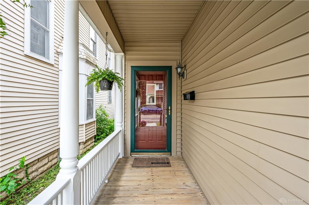 609 W Ash Property Photo 3