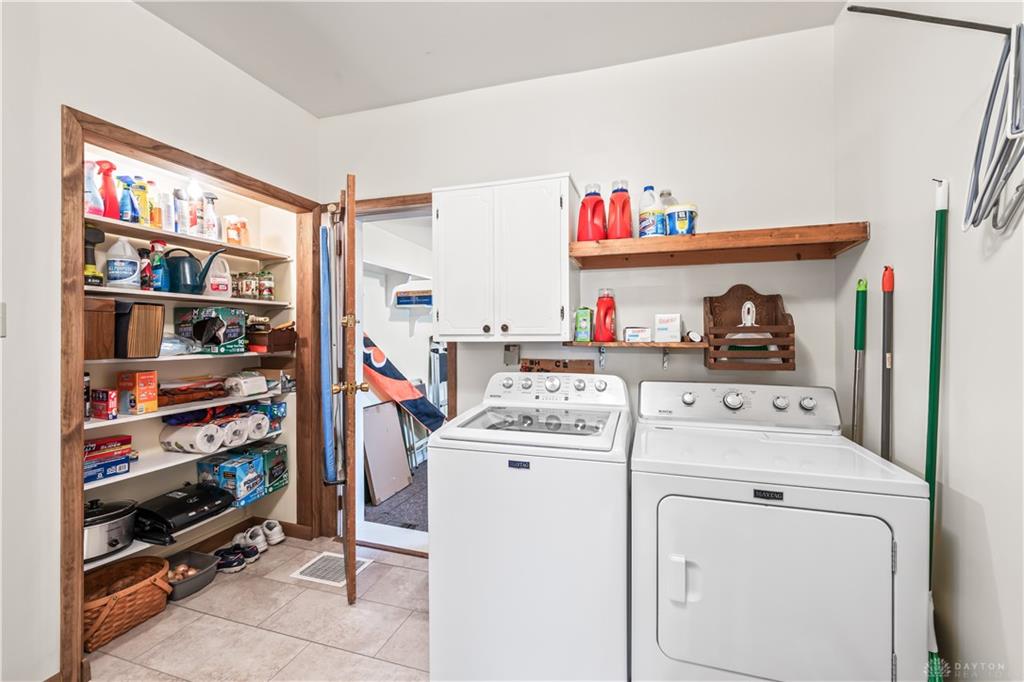 609 W Ash Property Photo 16