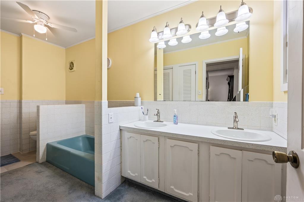 609 W Ash Property Photo 26