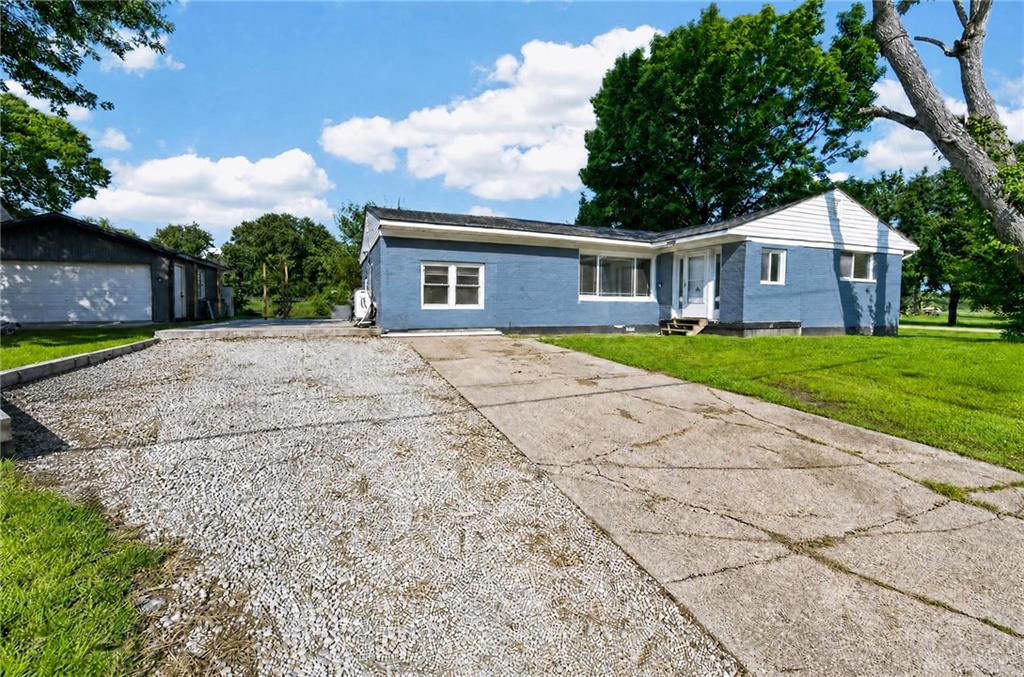 7835 Bertha Property Photo 5