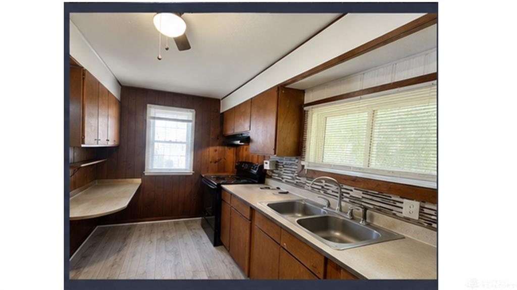 147 Laura Property Photo 4