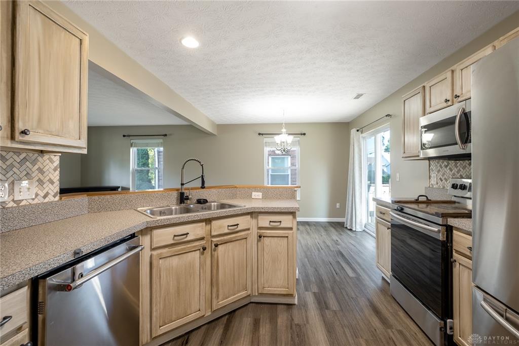 1127 Imperial Property Photo 7