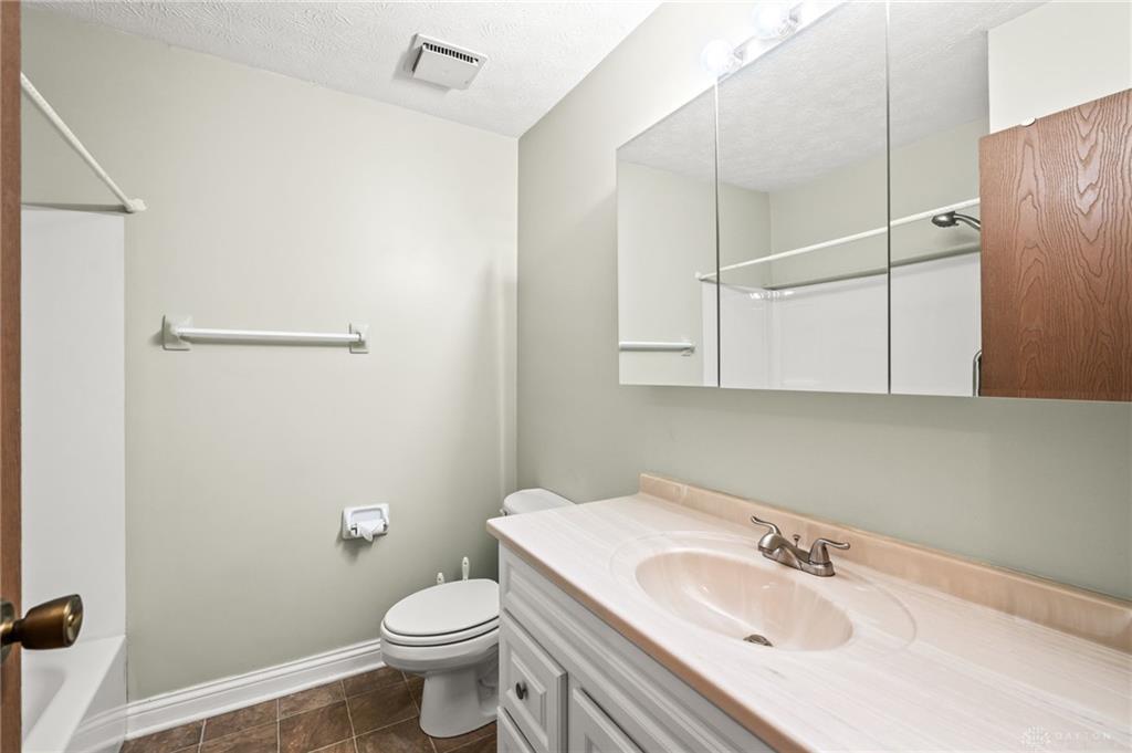 5670 Cobblegate Property Photo 8