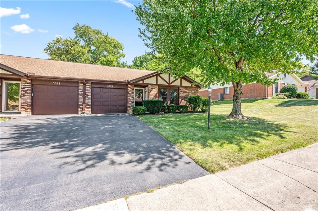 5670 Cobblegate Property Photo 10