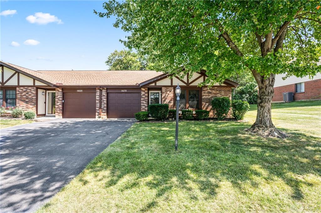 5670 Cobblegate Property Photo 11