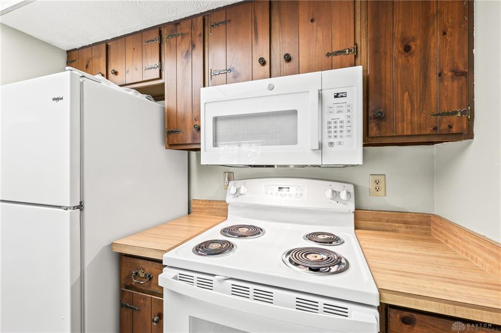 5670 Cobblegate Property Photo 18