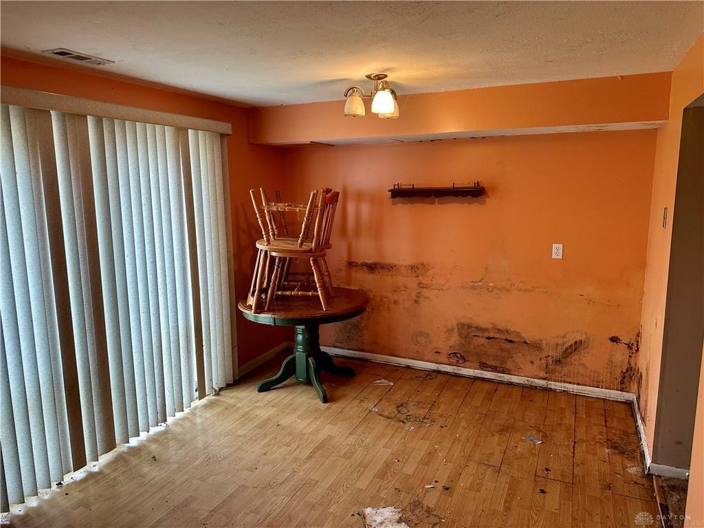 813 Clareridge Property Photo 7