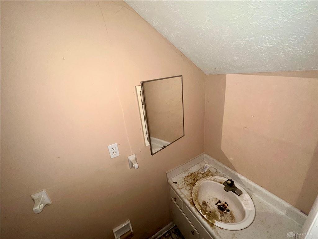 813 Clareridge Property Photo 10