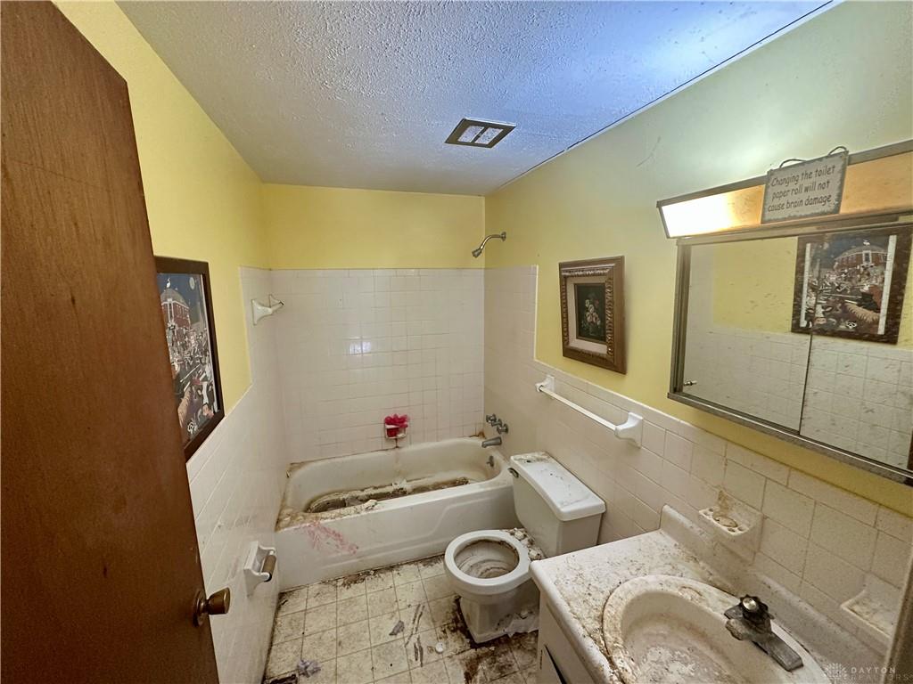 813 Clareridge Property Photo 14