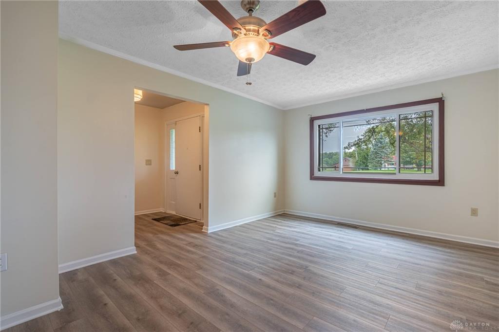 4845 Broadway Property Photo 6