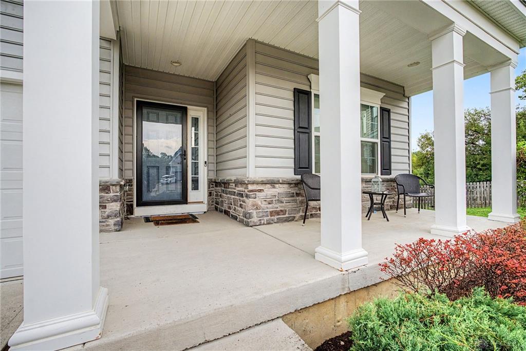 562 Recess Property Photo 3