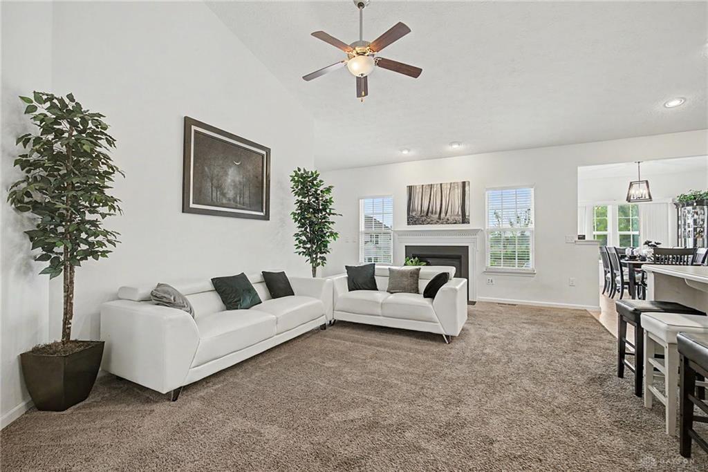 562 Recess Property Photo 6