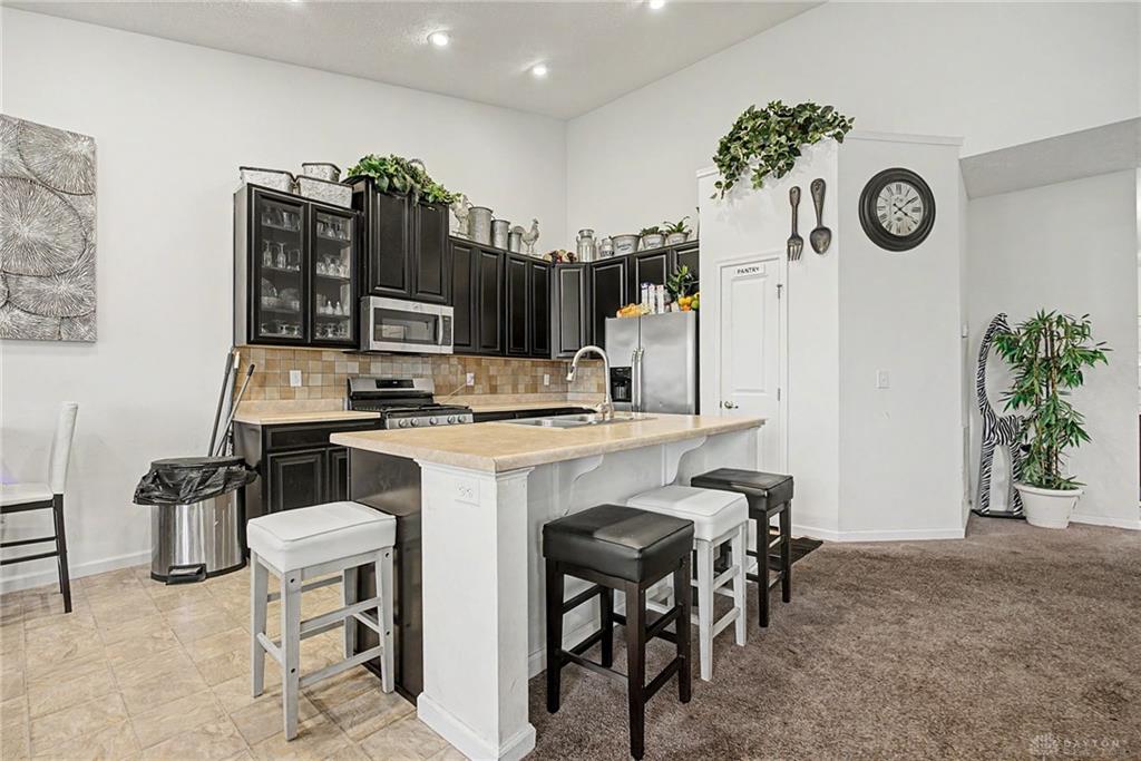 562 Recess Property Photo 8