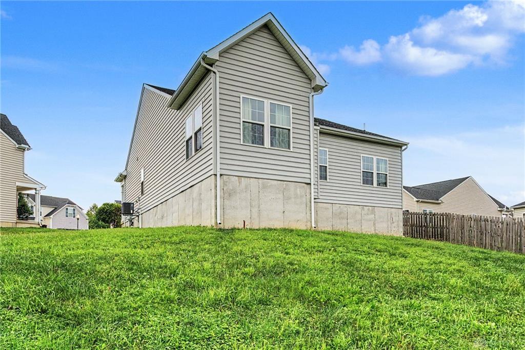 562 Recess Property Photo 32
