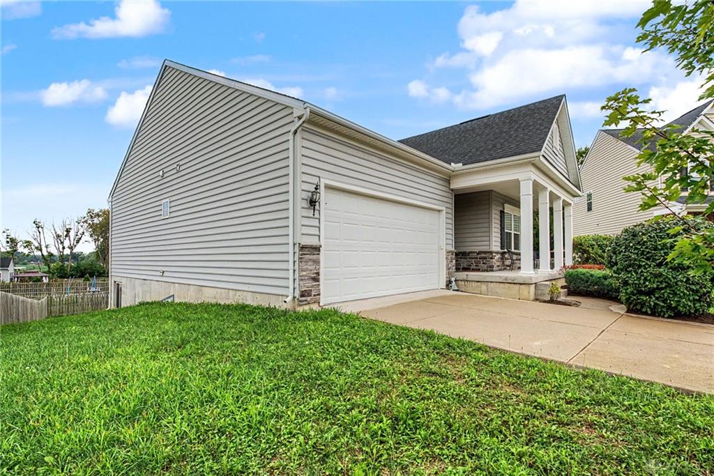 562 Recess Property Photo 33