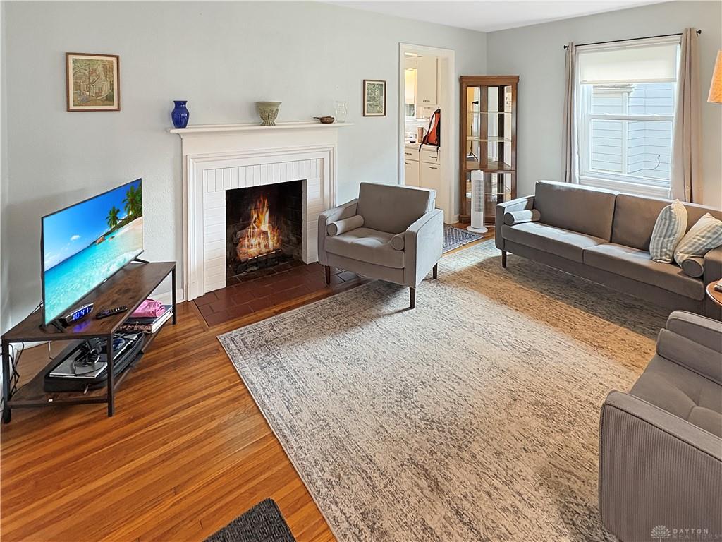 2411 Queen Property Photo 6