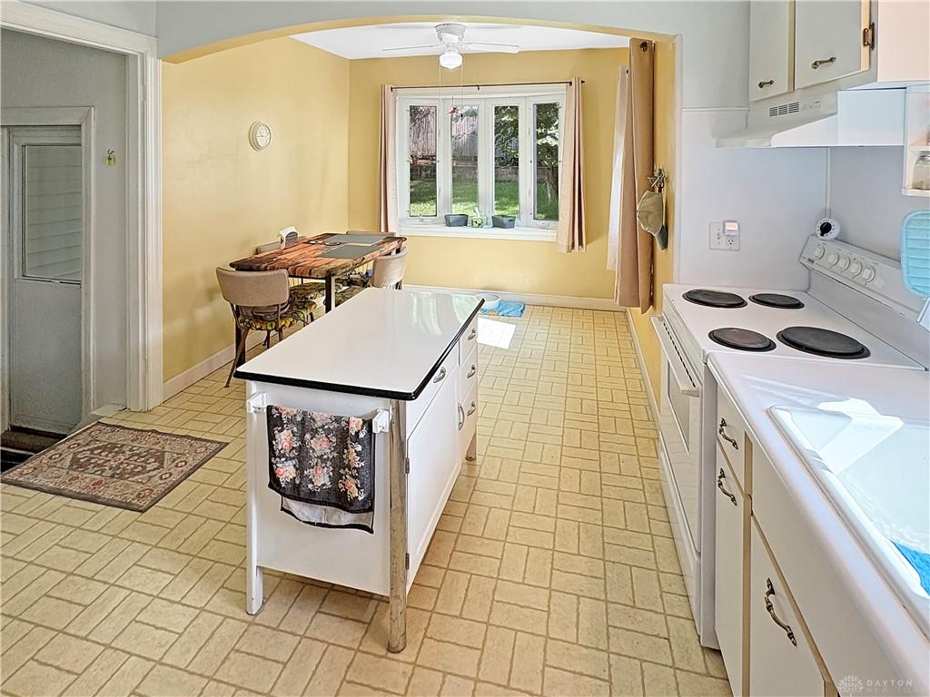 2411 Queen Property Photo 7