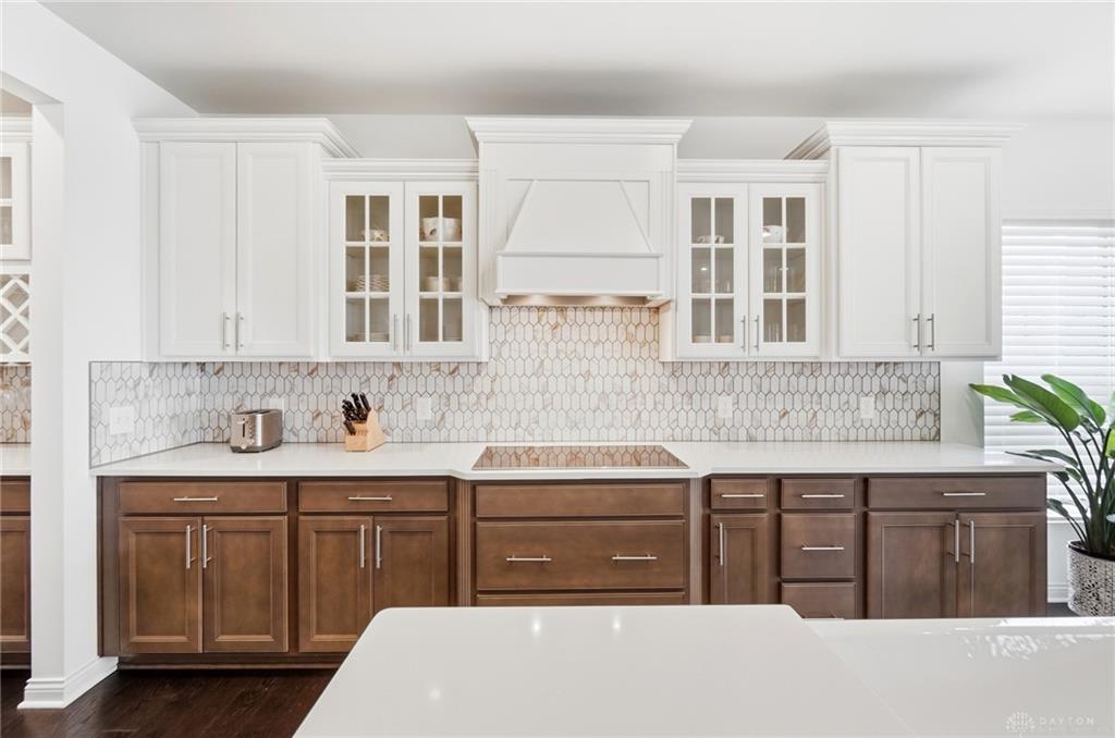 697 Dewmar Property Photo 9