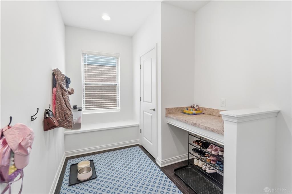 697 Dewmar Property Photo 16