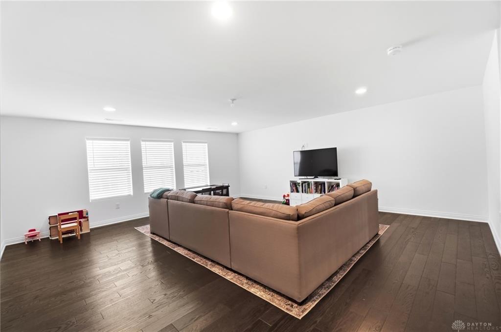 697 Dewmar Property Photo 32