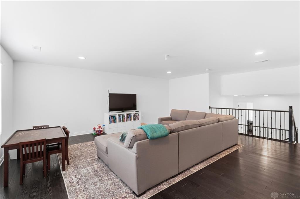 697 Dewmar Property Photo 33