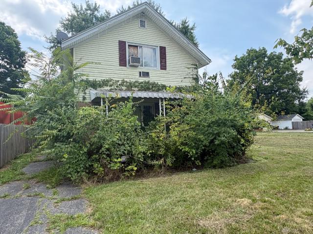 2616 W Riverview Property Photo 2