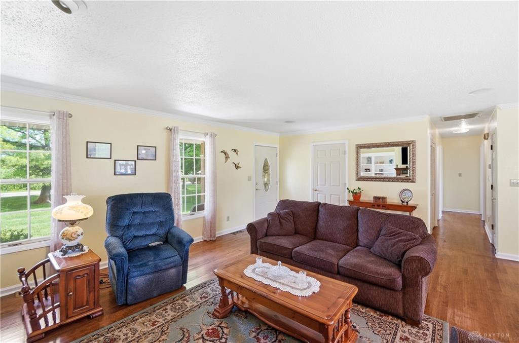 1428 E Social Row Property Photo 4