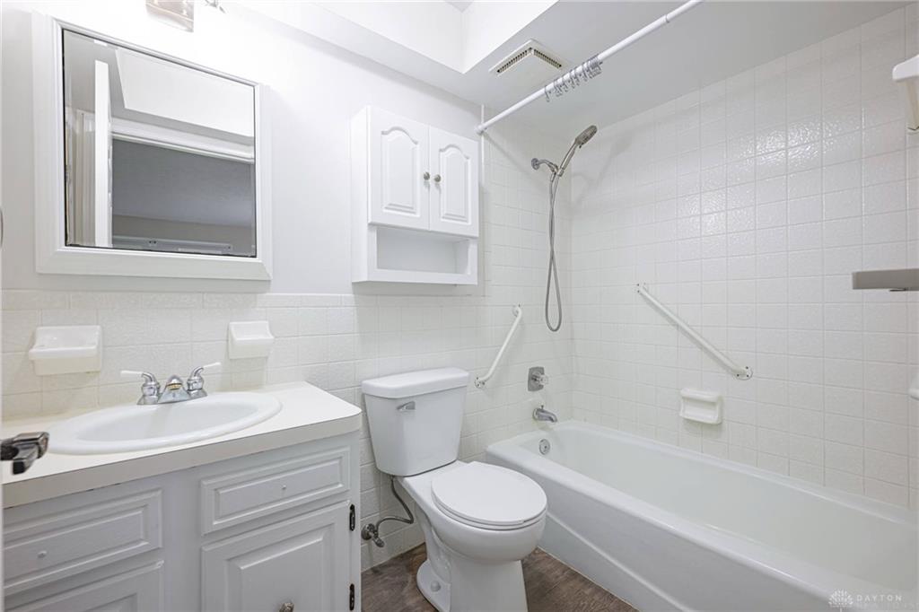 1621 Silver Lake Property Photo 5