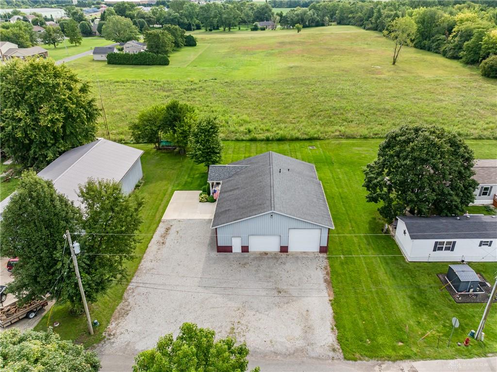 213 E Lawn Property Photo 9