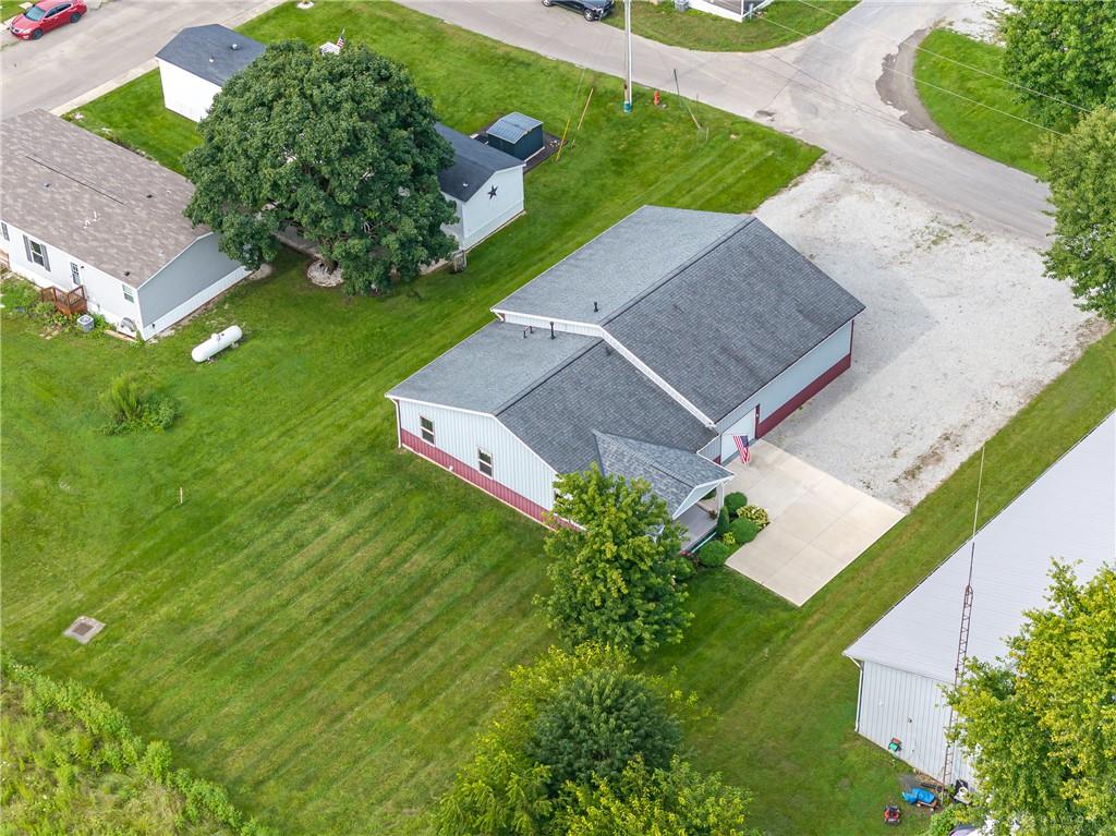 213 E Lawn Property Photo 11
